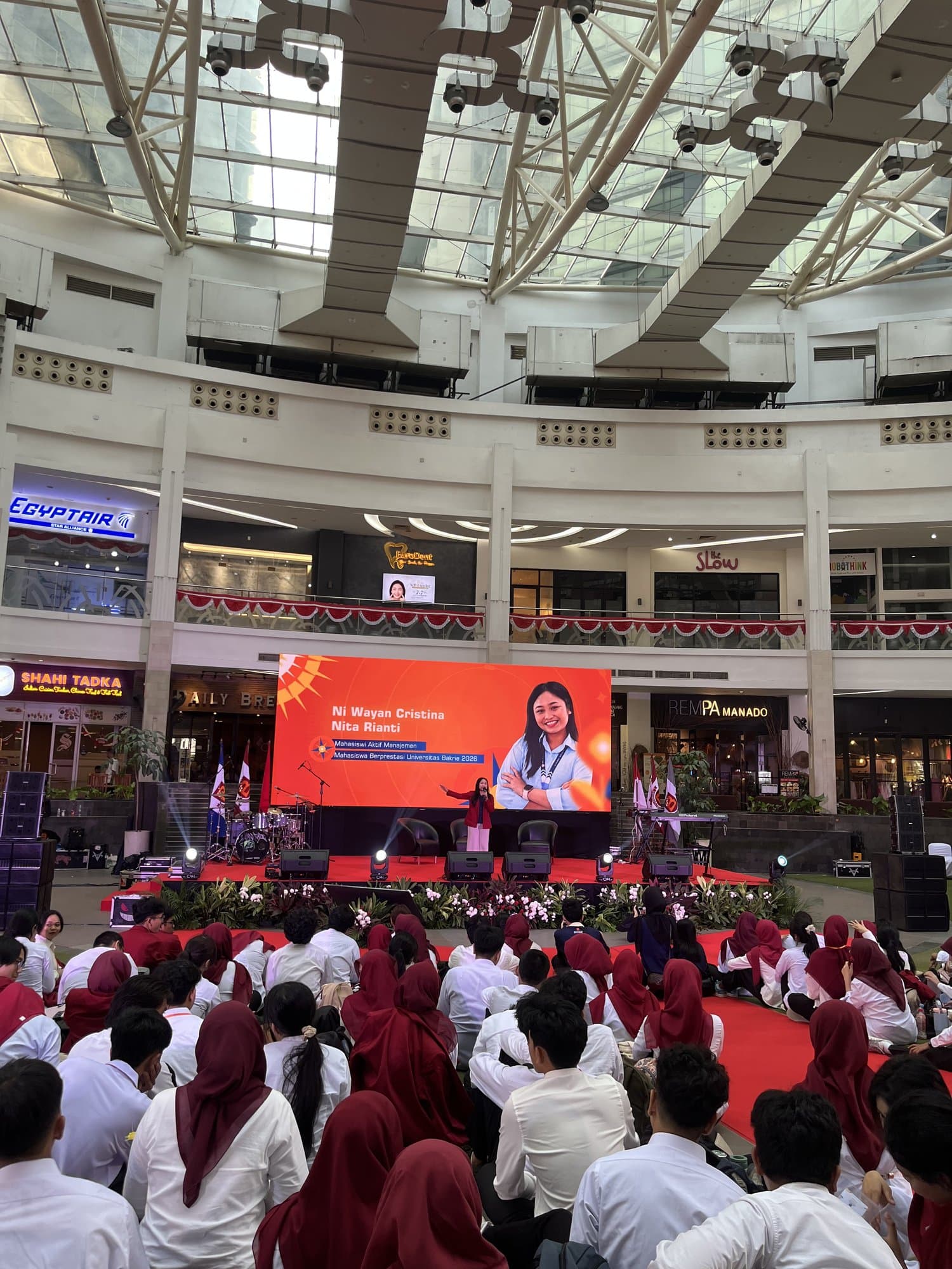On stage presenting the Pilmapres 2026 showcase with the main LED backdrop.